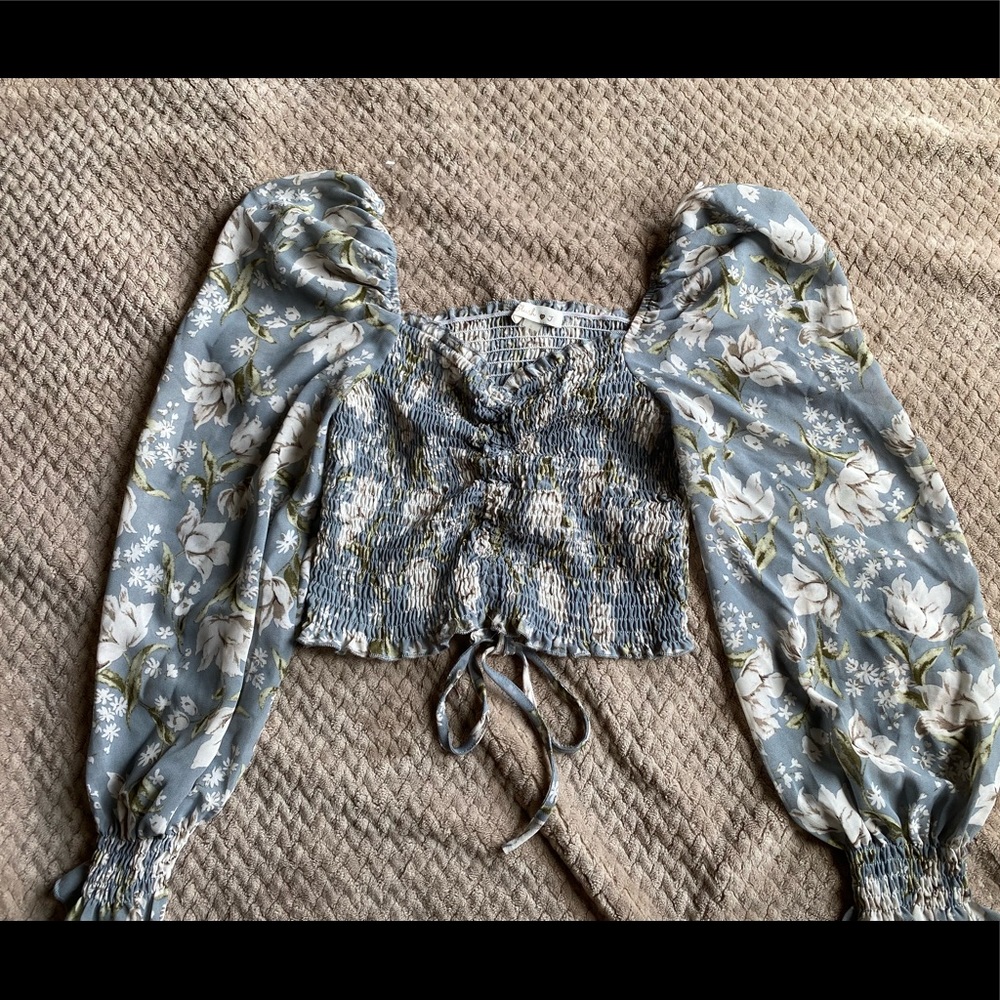 Laura’s boutique floral crop top